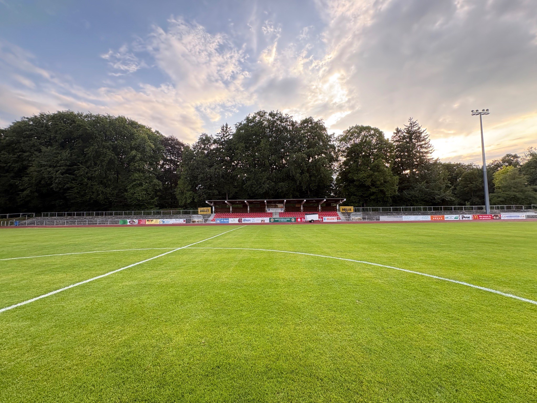 Komplette Tribüne des Parkstadions